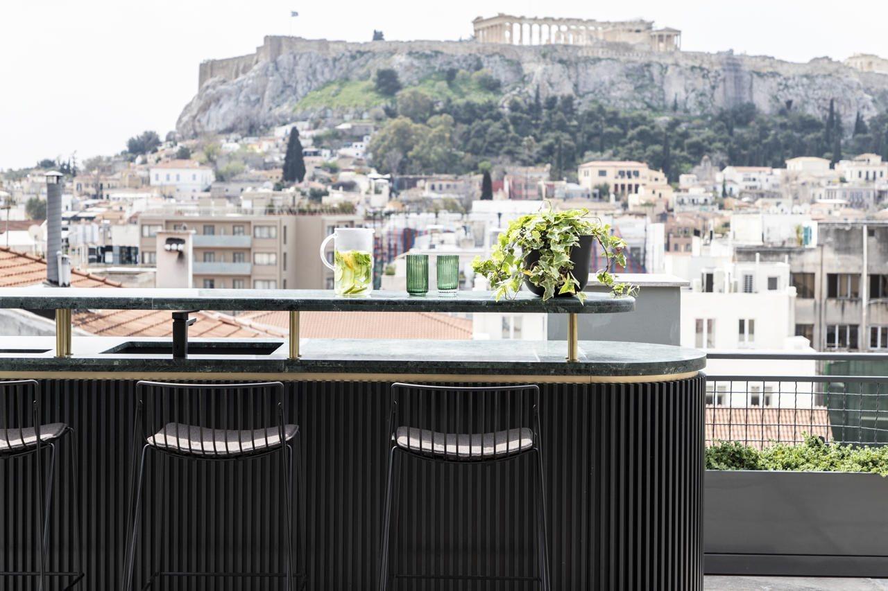 Perianth Hotel Athens Luaran gambar The view from the bar