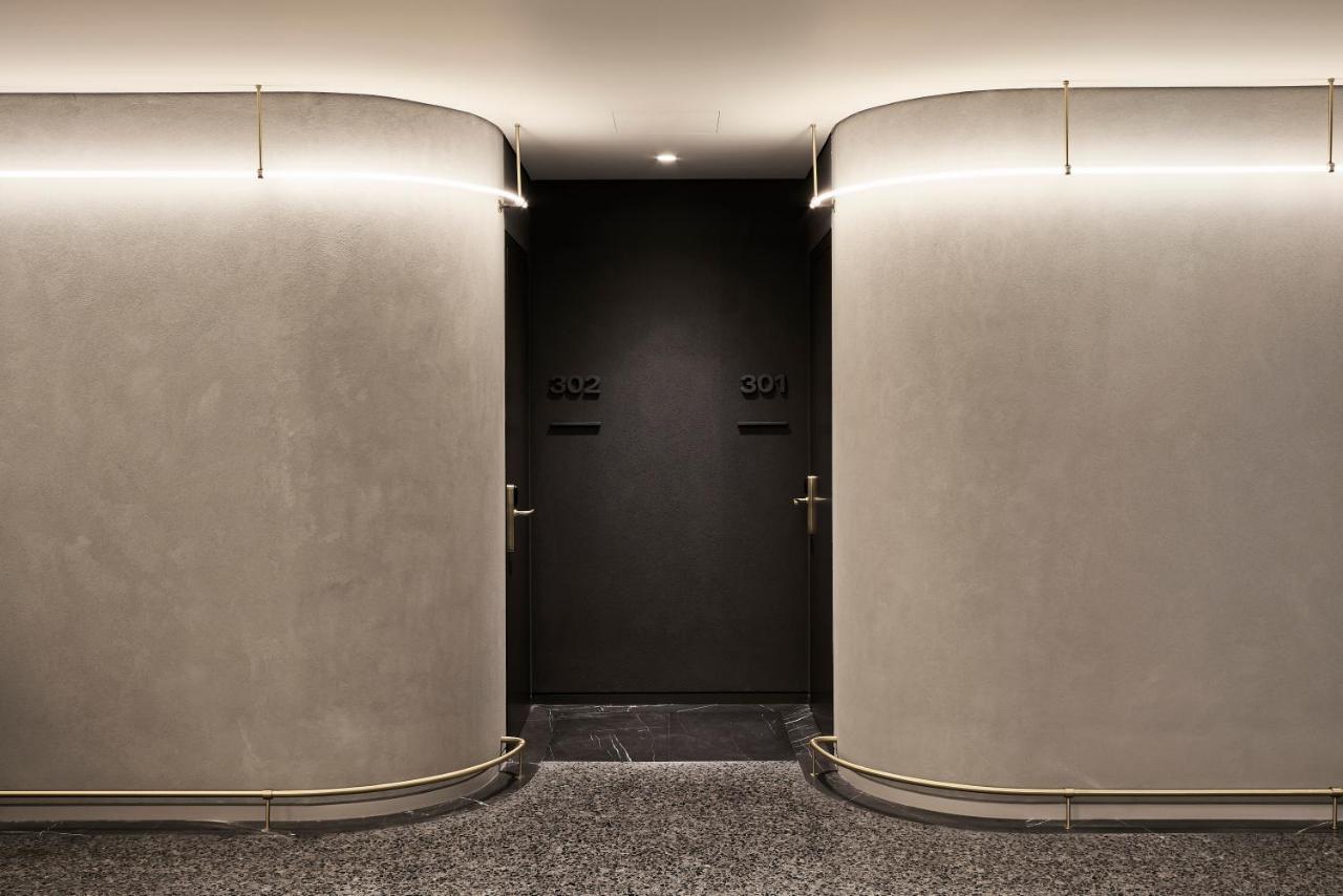 Perianth Hotel Athens Luaran gambar The entrance to the apartment
